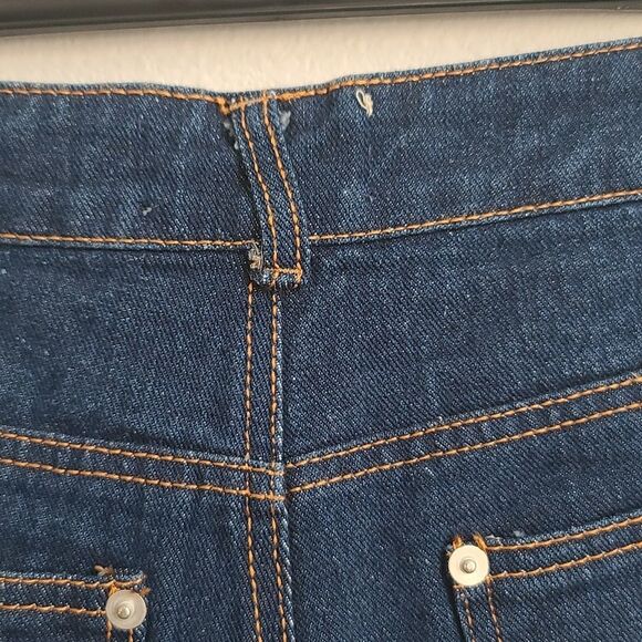 SHORTS. CHELSEA AND VIOLET  DENIM SHORTS - Picture 8 of 13